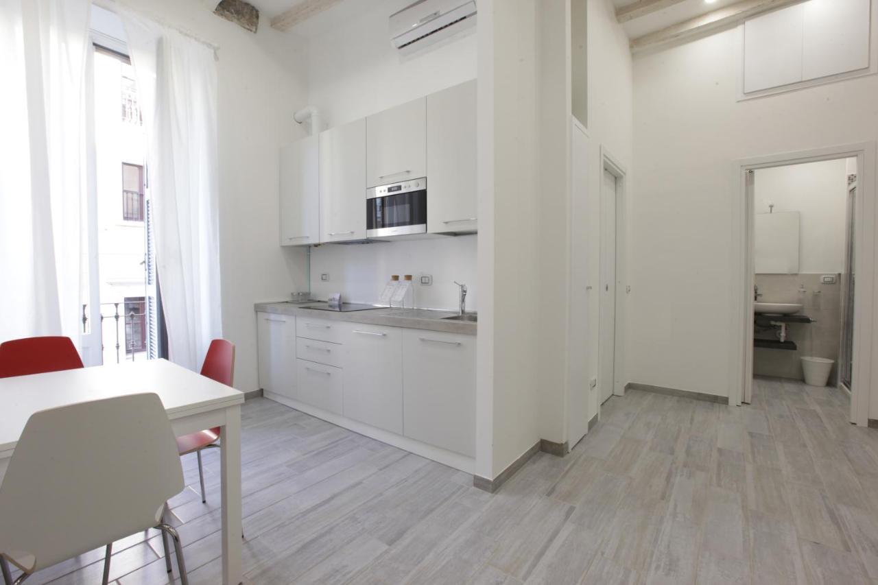 Amazing Apartment In City Center With Balcony Milán Exterior foto